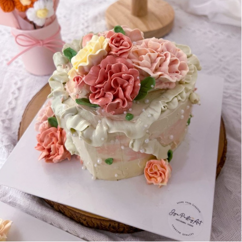 Carnation In Love 4" / Love Shape